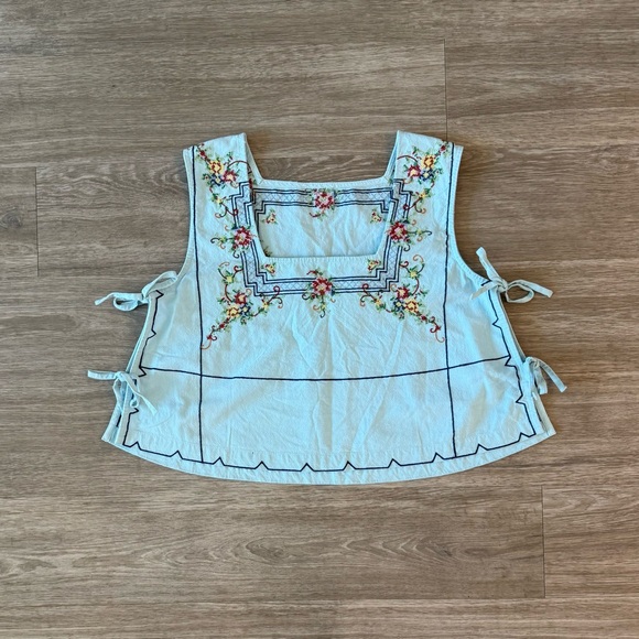 NWT Free People Garden Wall Embroidered Crop Cotton Top, Size XS - Picture 2 of 9